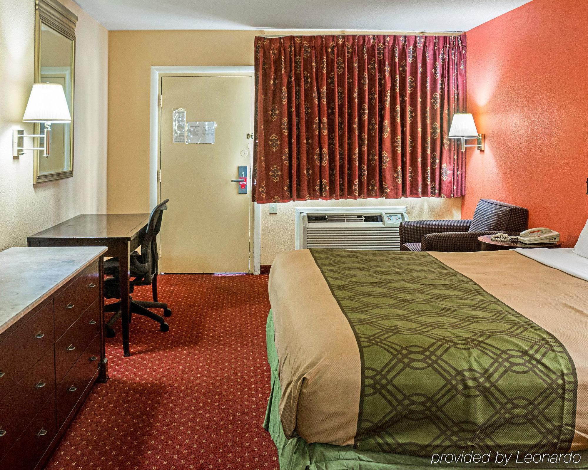 Econo Lodge At Military Circle Norfolk Eksteriør billede