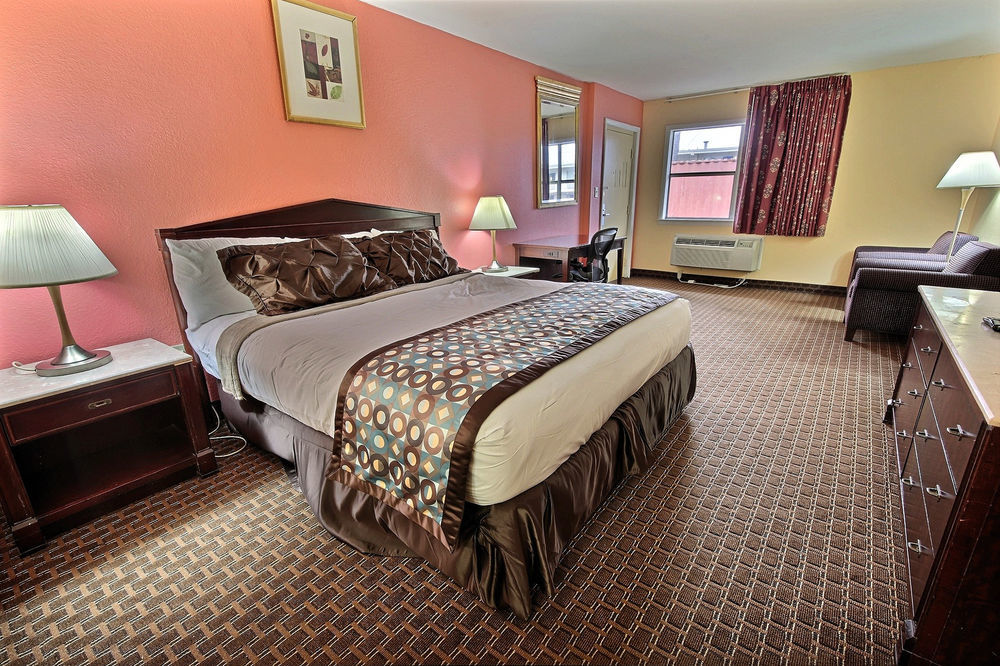 Econo Lodge At Military Circle Norfolk Eksteriør billede