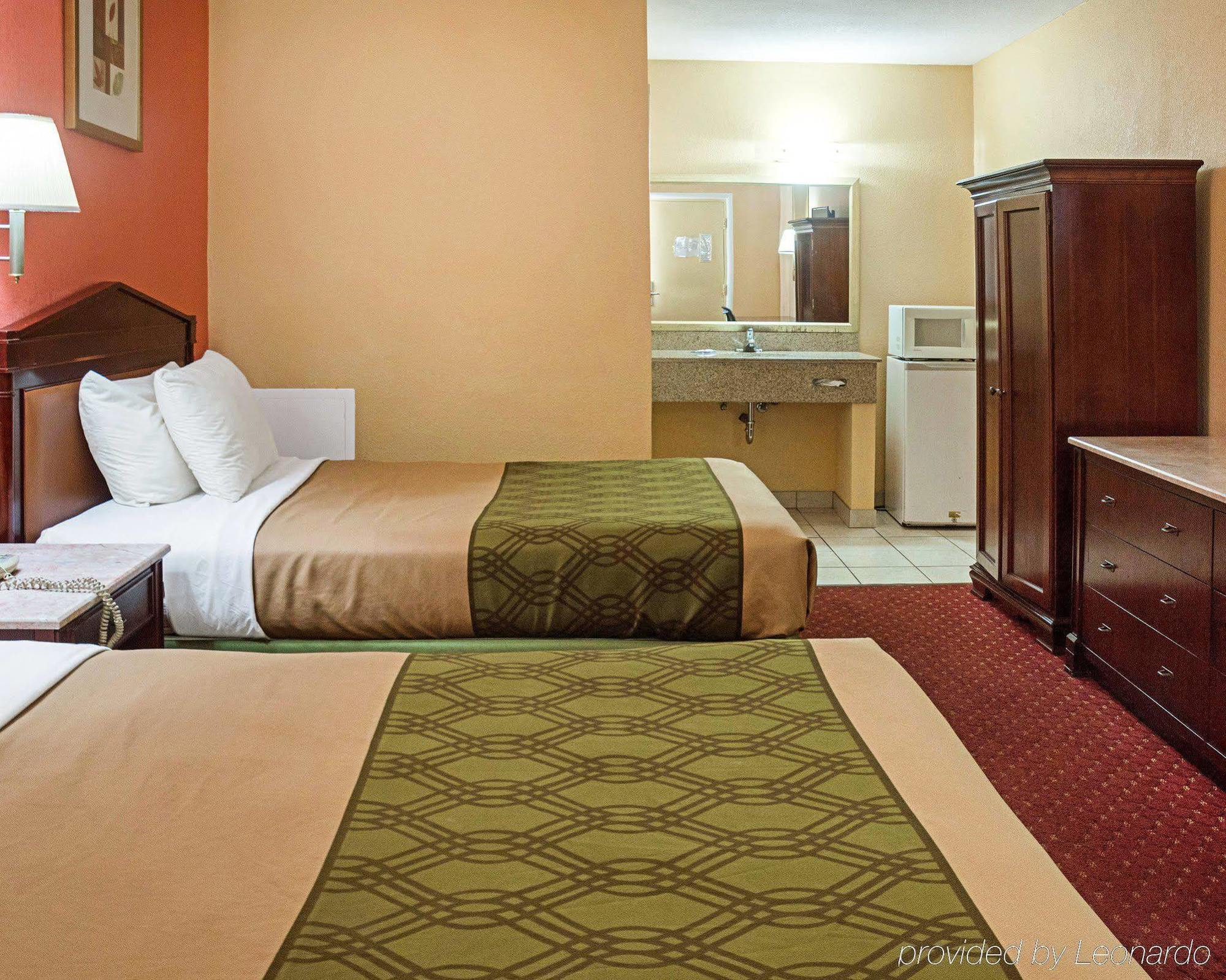 Econo Lodge At Military Circle Norfolk Eksteriør billede