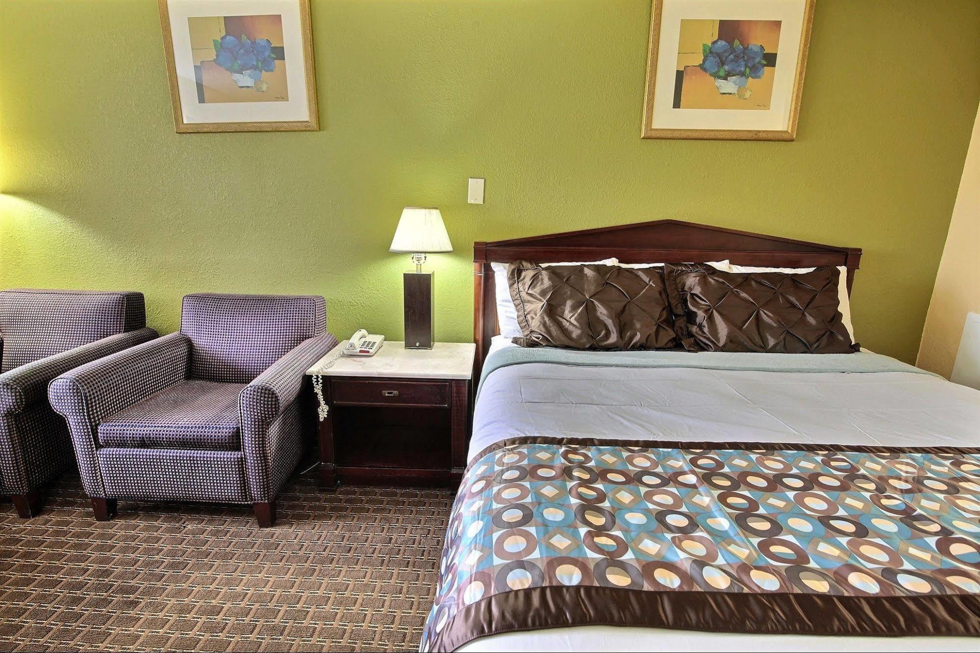 Econo Lodge At Military Circle Norfolk Eksteriør billede