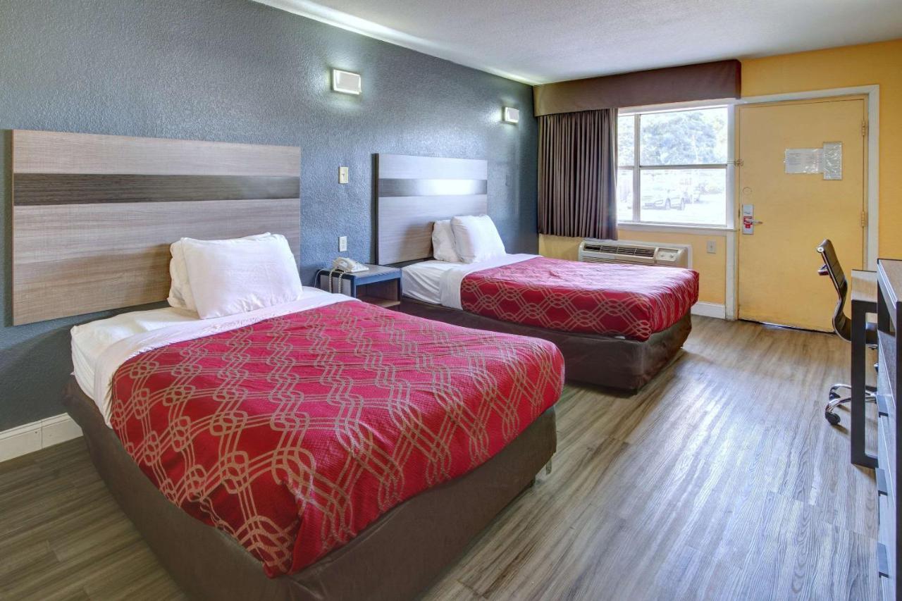 Econo Lodge At Military Circle Norfolk Eksteriør billede